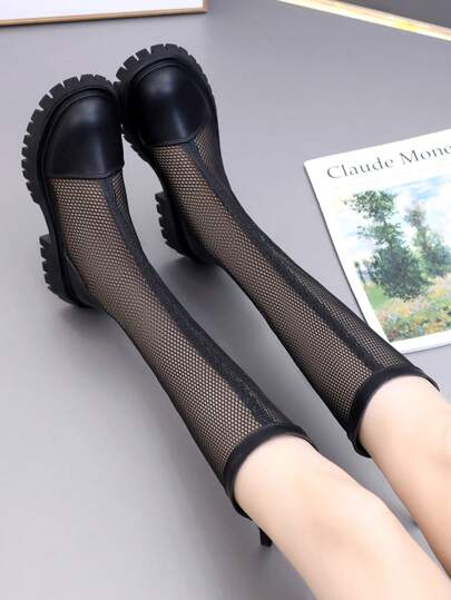 بوت نسائية طويلة من الشبك الشبكي للصيف، بوت فوق الركبة طويلة رفيعة وجذابة بلون أسود، بوت ركوب منفذة للهواء وبكعب منصة، مقاس كبير 43