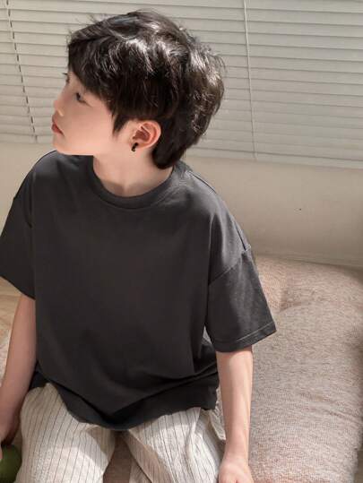 Dazy Kids طقم بجامة للفتى في مرحلة المراهقة تشمل تي شيرت بأكمام قصيرة و بنطال من لون واحد رمضان