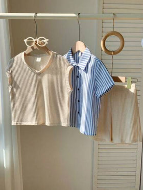 SHEIN مجموعة مكونة من 3 قطع للأولاد الصغار، قميص مخطط عادي ، سترة وشورت مناسبة لحضور حفلات عيد الميلاد، والحفلات المسائية، والأعياد، والحفلات الرسمية، والمدرسة، والمعمودية، وحفلات استقبال المواليد، والربيع/الصيف/الخريف