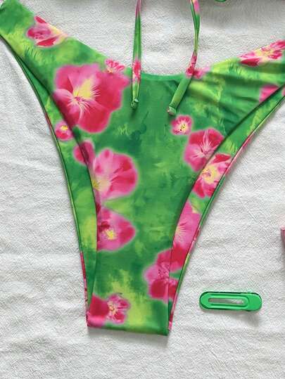 Swim Mod طقم بكيني مكون من 2 قطع عشوائي الطباعة، توب مشبك عنق وأسفل قص عميق، مثير لاطلالة الصيف والعطلات