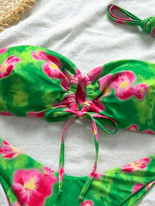 Swim Mod طقم بكيني مكون من 2 قطع عشوائي الطباعة، توب مشبك عنق وأسفل قص عميق، مثير لاطلالة الصيف والعطلات