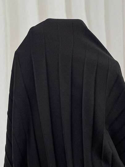SHEIN Tall CURVE تنورة منتفخة انيقة بخصر مطاطي للسيدات للاستخدام اليومي والإجازات، لون أسود، مقاس كبير