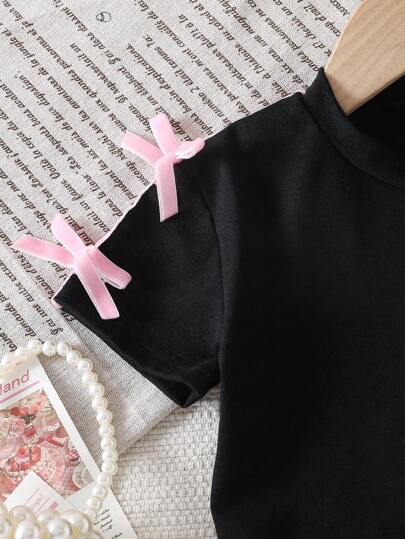 SHEIN مجموعة من 2 قطع للبنات الصغيرات: بلوزة كورية عصرية مخططة بأكمام قصيرة مزينة بفيونكة + بنطلون أرجل واسع مرتفع الخصر كاجوال طويل، لفصل الصيف