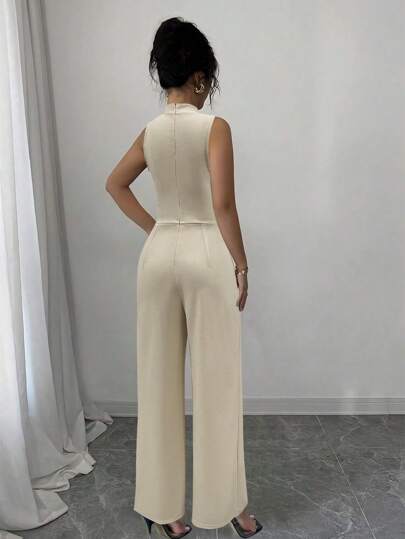 SHEIN LUNE جمبسوت سيدات أنيقة بلون سادة بلا أكمام بتجاعيد منتصفة