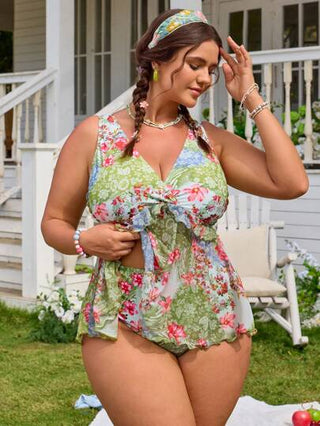 Swim Mod طقم بيكيني عصري وجذاب للسيدات ذوات الحجم الكبير، يتكون من ملابس علوية فضفاض بياقة على شكل حرف V وبحاشية منفوشة مع سراويل السباحة ذات الخصر العالي، ملابس شاطئية كاجوال