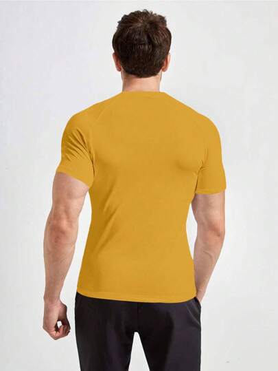 Manfinity Sport PWRUP قميص رياضي ضاغط بأكمام قصيرة ومريح للرجال، ملابس علوية ألعاب كرة السلة، قميص رجالي بنمط 