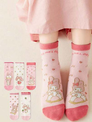 Sanrio 5 أزواج من الجوارب المتوسطة ذات تصميم كرتوني جميل للأطفال البنات والأولاد، جوارب أطفال وطلاب ورضع قابلة للتنفس
