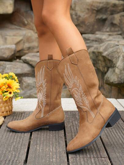 بوت غربية من الجلد مطرزة بطراز قديم برؤوس مدببة للنساء، بوت طويلة فوق الركبة من القماش المخملي الأنيق، بوت ركوب بكعب سميك عالي بلون بني مارلي، بوت تشيلسي بطراز بانك عصرية