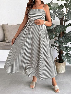SHEIN فستان كامي طويل مخطط للحمل للعطلات الصيفية