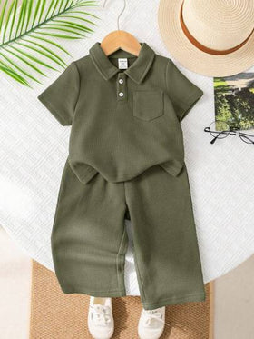 SHEIN مجموعة قميص قصير الأكمام مع طوق بولو وسروال بنطلون طويل كاجوال للأطفال الصبية، 2 قطعة في المجموعة