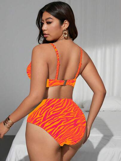 Swim SXY طقم بكيني 2 قطع للمرأة ذات الحجم الكبير بتصميم نمط زرافة عشوائي بلون أخضر نعناعي جذاب