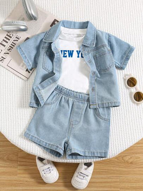 SHEIN TaviRue مجموعة 3 قطع تشمل: تي شيرت بطباعة حرفية بيضاء، كارديجان أزرق جينز كاجوال قصير الأكمام للأطفال الصغار، شورت جينز بخصر مطاطي، طقم تي شيرت بطباعة حرفية بيضاء