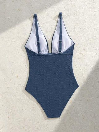 مايوه حريمي قطعة واحدة Swim Basics ملابس سباحة نسائية عصرية بقصة رقبة عميقة وجريئة، من قماش ذو ملمس موجة مائية خاص للأجازات