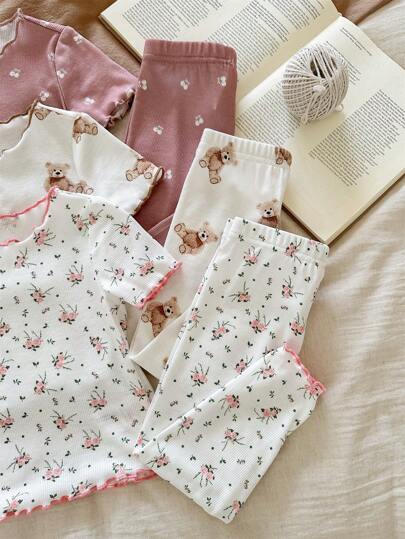 SHEIN LMoss Kids طقم بيجاما للأطفال البنات 6 قطع، مطبوع برسوم الدبي الكارتوني الجميل والزهور، تصميم قصير الأكمام وبنطال مع كشكشة، قطن مريح ومحبك للاستخدام اليومي