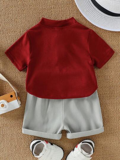 SHEIN Playful Pals 2 قطعة مجموعة ملابس صبي رضيع مكونة من تي شيرت أكمام قصيرة ياقة عالية وبنطلون لون مباين مناسبة للصيف