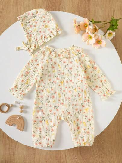 SHEIN طقم ملابس بيت مريحة للبنات الرضع مطبوع بزهور المشمش، رومبير طويل الأكمام مع قبعة، ملابس منزلية وعادية
