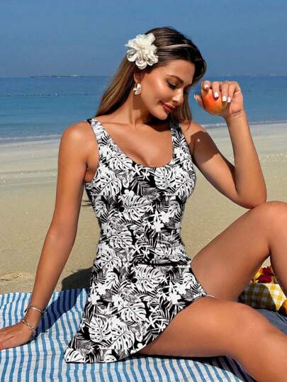 طقم تانكيني حريمي Swim Lushoire مجموعة ملابس سباحة نسائية مكونة من 3 قطع: سترة طويلة بحمالات رفيعة مع طباعة عشوائية لنبات استوائي، سروال مرتفع الخصر بشكل مثلث، وتنورة بتقسيمة الحاشية