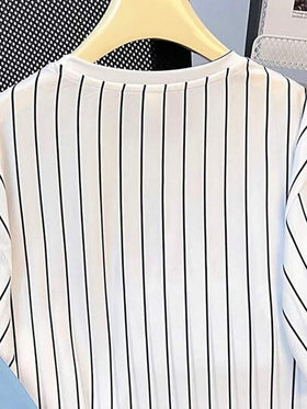 SHEIN مجموعة تيشيرت كم قصير وشورت للمراهقين الفتيان ذات طابع أنيق وبسيط وعملي ومريح، مناسبة للارتداء اليومي في المدرسة والخروج والرياضة والاحتفالات والحفلات بتصميم مخطط