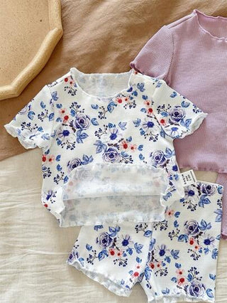 SHEIN 4 قطع طقم بيجاما صيفي للأطفال الرضع مريح وكاجوال، يتكون من ملابس علوية أكمام قصيرة برقبة مستديرة وحواف مكسرة، وشورت