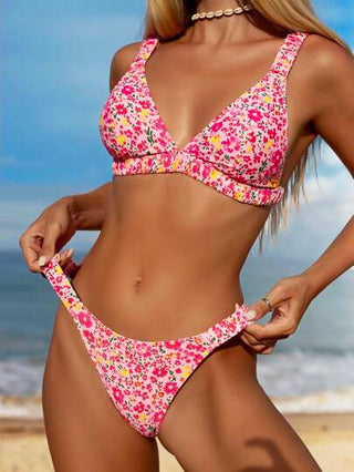 Swim Mod مجموعة بدلة السباحة النسائية الجديدة، ملابس علوية مطبوع بنقشة زهور عشوائية مع أشرطة سميكة وأسفل مقطوع عالي مطبوع بنقشة زهور عشوائية
