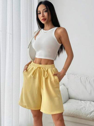 EZwear بنطال نسائي كاجوال صيفي بخصر رباط مع جيوب مائلة وقصير