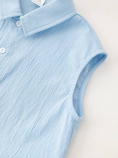 SHEIN مجموعة ملابس صيفية للأطفال الصغار ٣ قطع مع ملابس علوية بدون أكمام مطبوع بحرف، شورت بخصر مطاطي، وربطة عنق