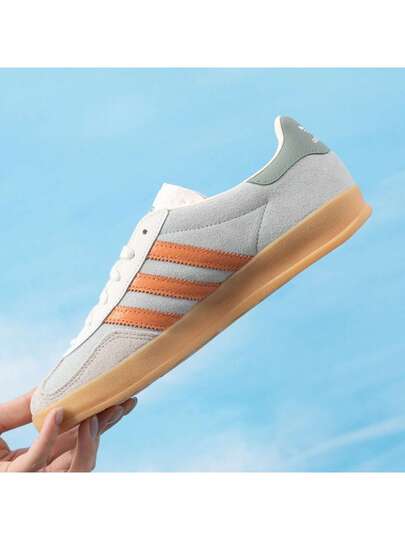 Adidas Originals حذاء GAZELLE INDOOR مريح وخفيف الوزن ومنخفض الارتفاع ومقاوم للتآكل للرجال والنساء