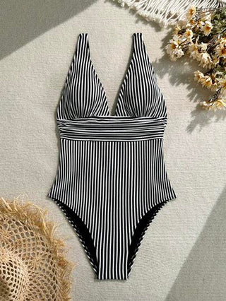 مايوه حريمي قطعة واحدة Swim Vcay بدلة قصيرة مخططة للنساء، مثالية للعطلات