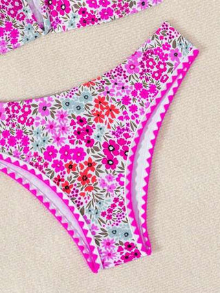 Swim Vcay مجموعة بكيني 2 قطعة من نمط الأزهار العشوائي الرقيق ذات أربطة رفيعة وخصر عالٍ، وشورت سباحة للنساء موضة 2025، لأجازات الصيف على الشاطئ، إطلالة جذابة