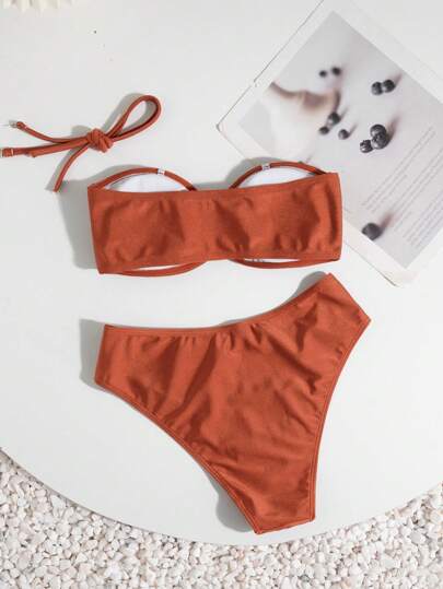 Swim Chiccia طقم بكيني سيدات موضة عصرية ذو موحد اللون، 2 في 1 (هلتر وبانديو)، علوي خلفية مكشوفة بتزيين معدني وسراويل سباحة ذات تريانجل معدني مزخرف، ملابس سباحة صيفية