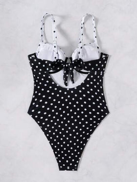 Swim Chiccia ملابس سباحة نسائية ذات حمالات واسعة ذات بقع سوداء وبيضاء قطعة واحدة بنمط ترقع بأطقم عباءة مشغولة بأشرطة معدنية مناسبة للشاطئ والعطلات الصيفية