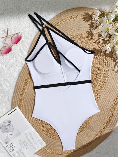 مايوه حريمي قطعة واحدة Swim Basics بدلة سباحة نسائية قطعة واحدة مزودة بفتحة جانبية وحمالة كتف، بأسلوب عطلة