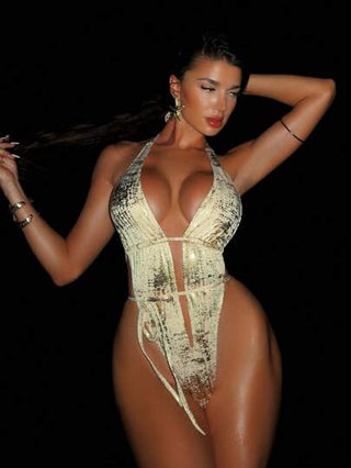 مايوه حريمي قطعة واحدة Swim SXY بدلة سباحة حريرية جديدة لصيف النساء منخفضة الظهر بحمالات رقبة ومصممة بفتحات جذابة بطريقة جريئة وأنيقة