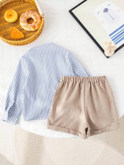 SHEIN 2 مجموعة فانلة مخططة طويلة الأكمام وشورت للأطفال الصبيان الكاجوال، ملابس جميلة مناسبة للربيع/الصيف، حفلة عيد الميلاد، المناسبات المسائية، الزفاف، استحمام الطفل، احتفالات عيد الميلاد الأول