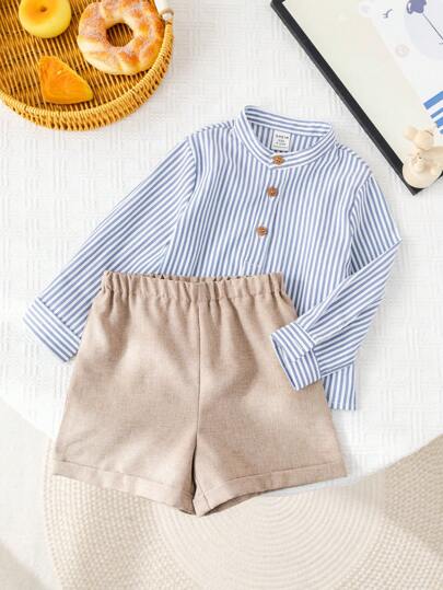 SHEIN 2 مجموعة فانلة مخططة طويلة الأكمام وشورت للأطفال الصبيان الكاجوال، ملابس جميلة مناسبة للربيع/الصيف، حفلة عيد الميلاد، المناسبات المسائية، الزفاف، استحمام الطفل، احتفالات عيد الميلاد الأول