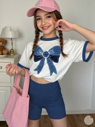 girls-sets طقم مكون من 2 قطع: تي شيرت كاجوال وشورت بطبعات وجه جميل وفيونكة للبنات المراهقات، مناسب للصيف