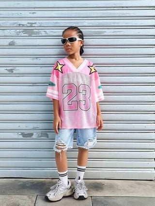 ملابس بناتي Coolane Kids تي شيرت كاجوال للفتيات المراهقات باللون الأحادي والرقعات، ذو ياقة على شكل حرف V وأكمام قصيرة بطباعة شعارية
