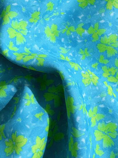 Swim Mod مجموعة بكيني نسائية صيفية مثيرة مع سيقان رفيعة وطبعات عشوائية مزينة بالزهور واللؤلؤ، سوبرباتوم وأعلى قطعتين