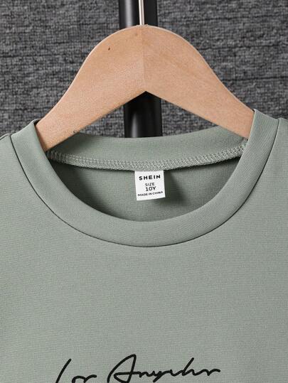 SHEIN تي شيرت قصير الأكمام للفتيان المراهقين بطباعة شعار كاجوال، صيفي