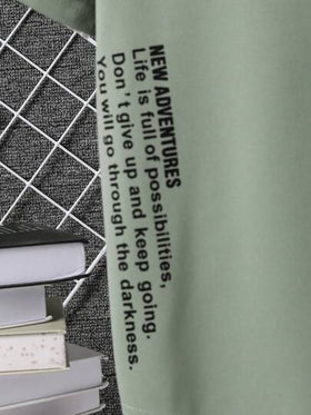 SHEIN تي شيرت قصير الأكمام للفتيان المراهقين بطباعة شعار كاجوال، صيفي