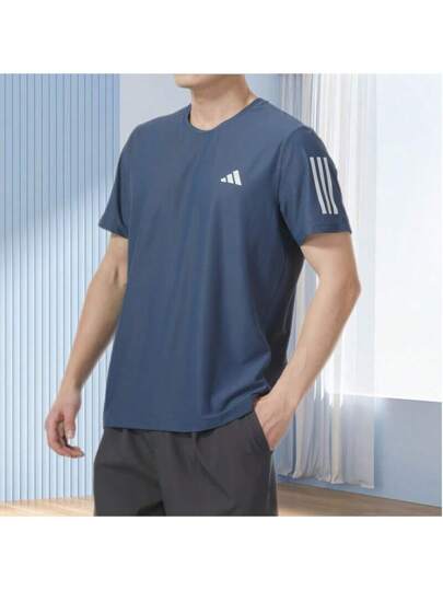 Adidas قمصان رجالية صيف 2025 جديدة للعدو، ملابس رياضية بسيطة أساسية، تدريب ولياقة بدنية، مرن مريح قابل للتنفس، تي شيرت بأكمام قصيرة IN1515
