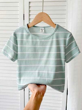 SHEIN قميص مكشوف القلب من الأقمشة المحبوكة مخطط بنمط نوفا كاجوال مناسب للفتيات في مرحلة المراهقة