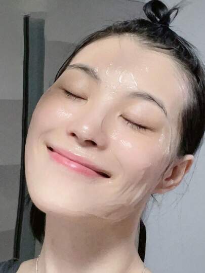 HOLIKA HOLIKA جل الصبار المنعش والغير لزج 250 مل - 99% صبار مهدئ بعد التعرض للشمس - مهدئ ومرطب | مرطب خفيف | قوام جل | غير دهني | امتصاص سريع، مناسب للوجه والجسم والشعر | بدون محافظات | بدون زيوت معدنية | مستحضرات تجميل كورية