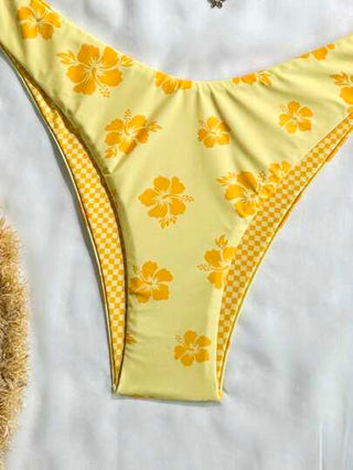 Swim Mod مجموعة بكيني مثير، 2 قطعة/طقم، نقشة أزهار عشوائية ذهبية على صدرية هلتر ثلاثية وسروال سباحة مقطع عالٍ، باللون الأصفر، للاستخدام الصيفي والعطلات
