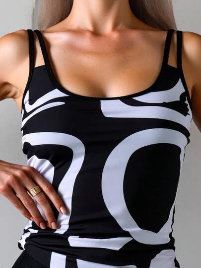 طقم تانكيني حريمي Swim Lushoire طقم بكيني مكون من قطعتين: توب مطبوع بطباعة زهرية أنيقة مع هامش كبير وسروال قصير مع قص عالٍ