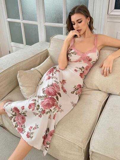 SHEIN ثوب نوم طويل مناسب للنساء بأربطة رفيعة، بطبعات زهرية وتصميم ملائم مع ألوان متباينة من الدانتيل