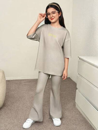 girls-sets طقم بنطال رحب والقميص المنسدل بتصميم مبسط، مريح، ذات فتحة رقبة دائرية وأكمام قصيرة للفتيات المراهقات، موديلين من قطعتين