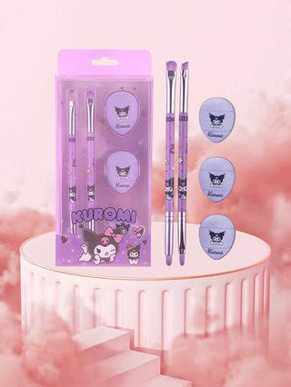 Sanrio قطعة واحدة من فرشاة المكياج متعددة الوظائف بشكل قطة كارتونية Kuromy، فرشاة ظل العين والحواجب والشفاه، خاصة في المساحيق، قابلة للاستخدام جاف ورطب وحمل ملائم