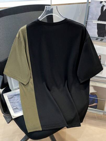 SHEIN قميص كاجوال بأكمام قصيرة للمراهقين ذو رقبة دائرية، من نسيج ملائم للارتداء، مناسب للذهاب إلى المدرسة و للأنشطة اليومية و الإجازات و للرياضة ، للربيع و الصيف