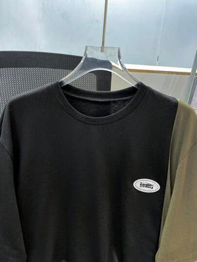 SHEIN قميص كاجوال بأكمام قصيرة للمراهقين ذو رقبة دائرية، من نسيج ملائم للارتداء، مناسب للذهاب إلى المدرسة و للأنشطة اليومية و الإجازات و للرياضة ، للربيع و الصيف